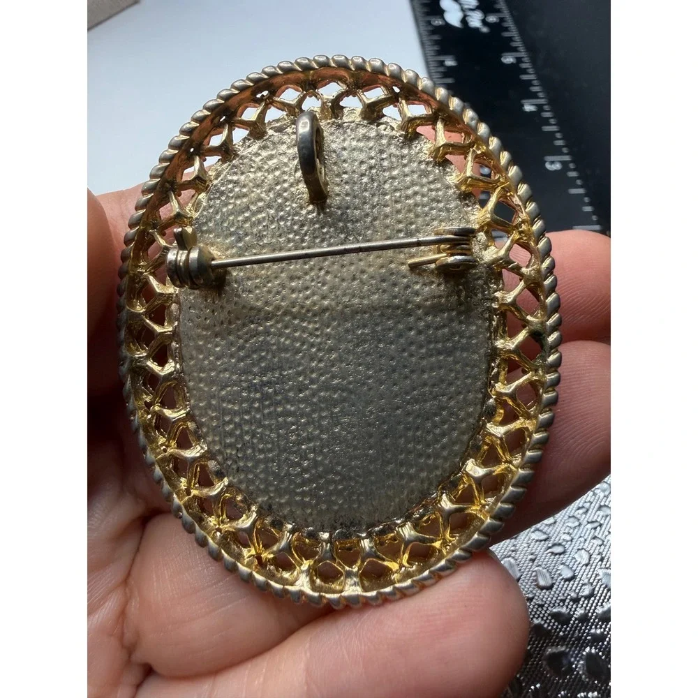 Vintage Cameo Brooch Pendant‎ Faux Pearl Gold Tone Filigree Oval Portrait Pin